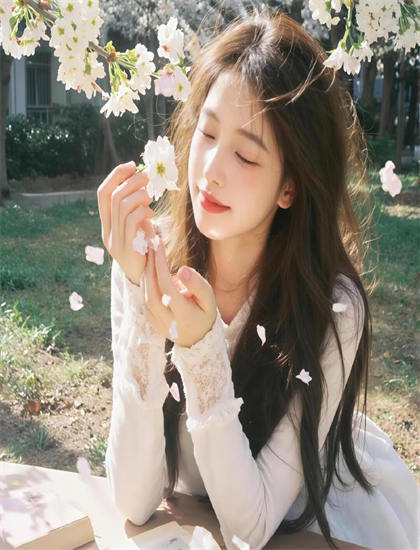 五十度黑灰飞三部曲免费观看_性大片免费观看视频_女人月经去上坟的后果